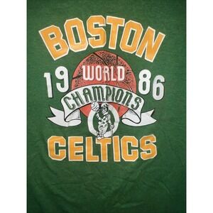 Vintage 1986 Boston Celtics World  Champions Sz‎ Large T Shirt #33 Single Stitch